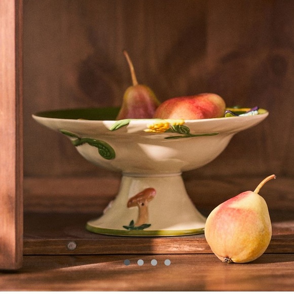 NWT FAYE THE ICON STONEWARE PEDESTAL - Picture 3 of 3